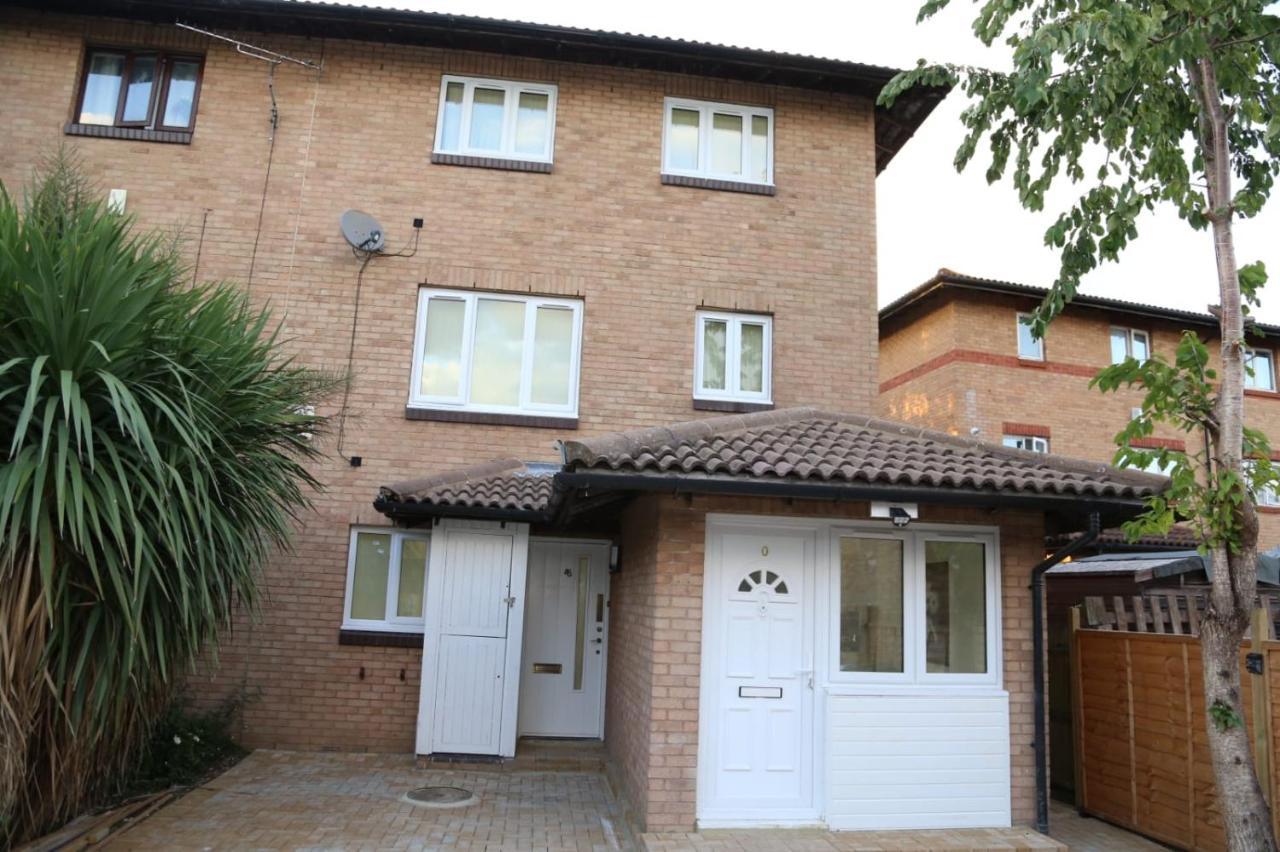 A A Guest Rooms Thamesmead Erith Exterior foto